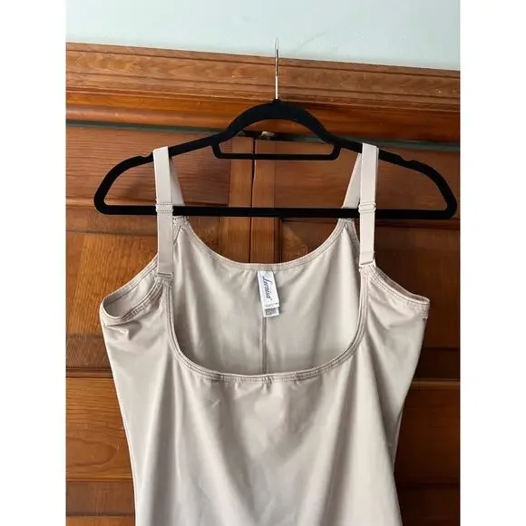 Leonisa Women's Undetectable Edge Boyshort Shaper with Booty Lifter Tan Size L
